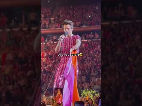 Harry Styles Helps Lesbian Come Out 🥺😭 Follow for Gay News 🏳️‍🌈 #gaynews