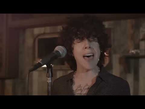 LP – Lost On You (Live)