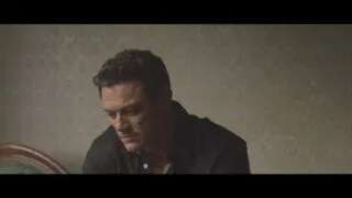 Luke Evans – The First Time Ever I Saw Your Face (Official Video)