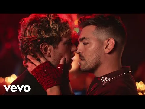 Matt Rogers – Also It's Christmas