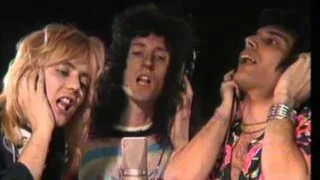 Queen – Somebody To Love (Official Video)