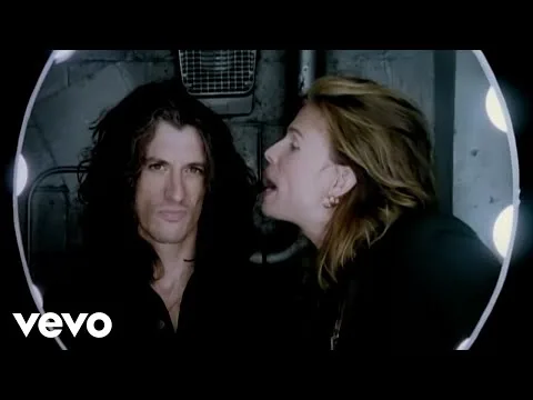 Aerosmith – Falling In Love (Is Hard On The Knees)